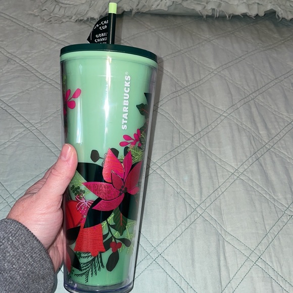 Starbucks Venti Poinsettia color change tumbler - Picture 5 of 5